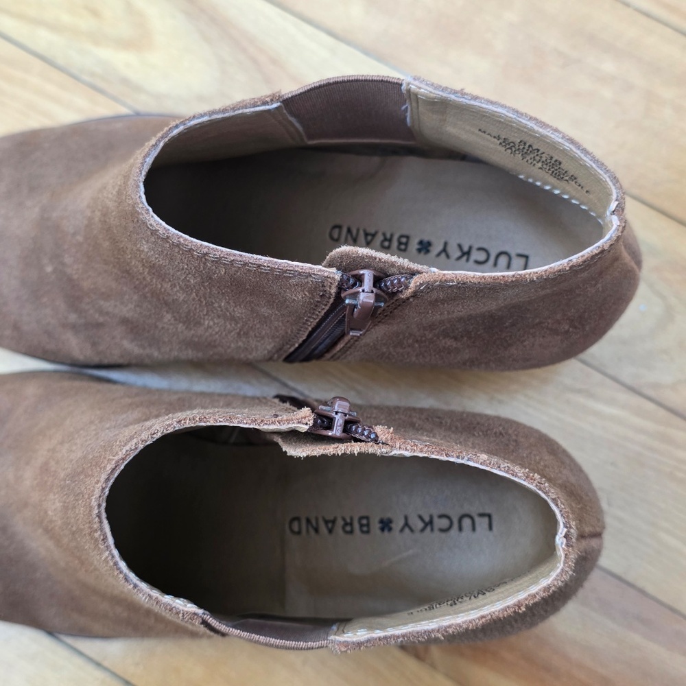 Lucky Brand Suede Ankle Booties - Size 8 M, 38 - Picture 13 of 13